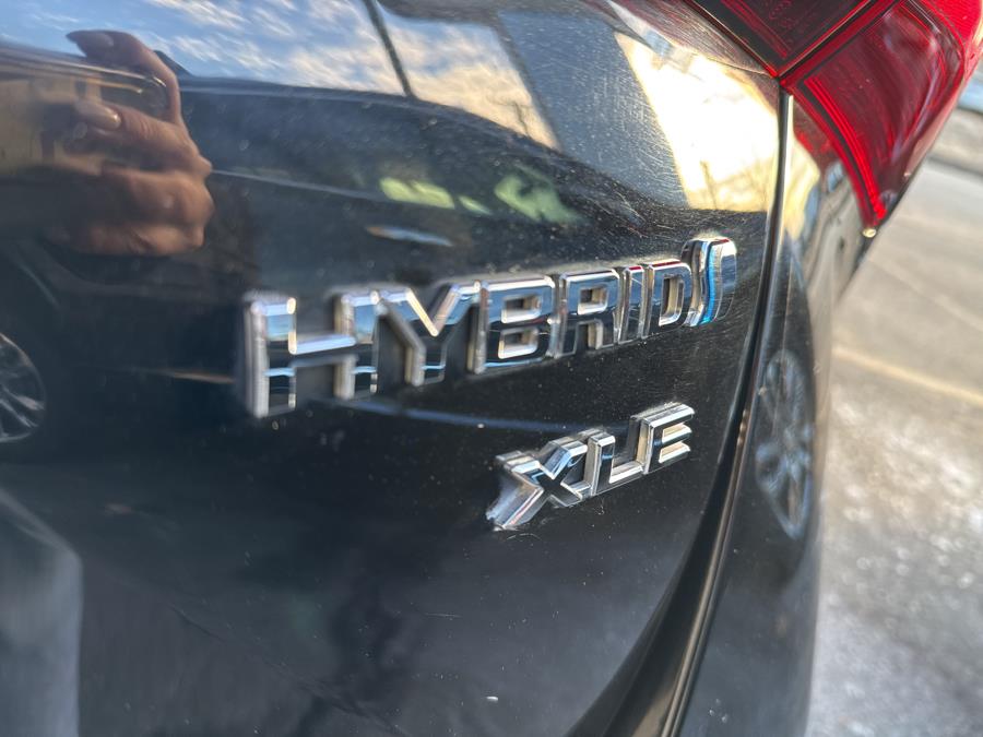 2022 Toyota Prius XLE photo