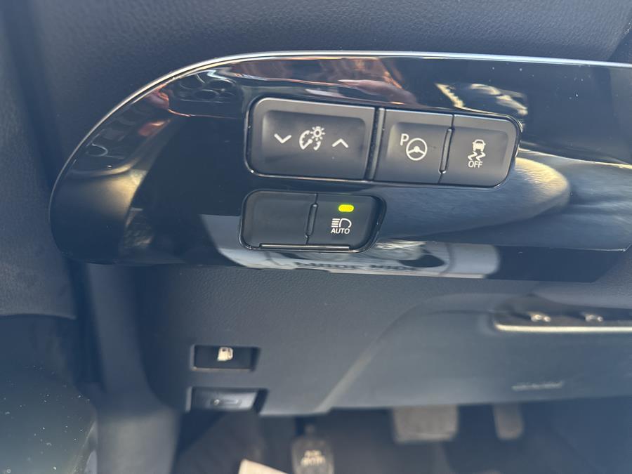 2022 Toyota Prius XLE photo