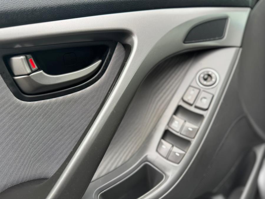 2013 Hyundai Elantra GLS photo
