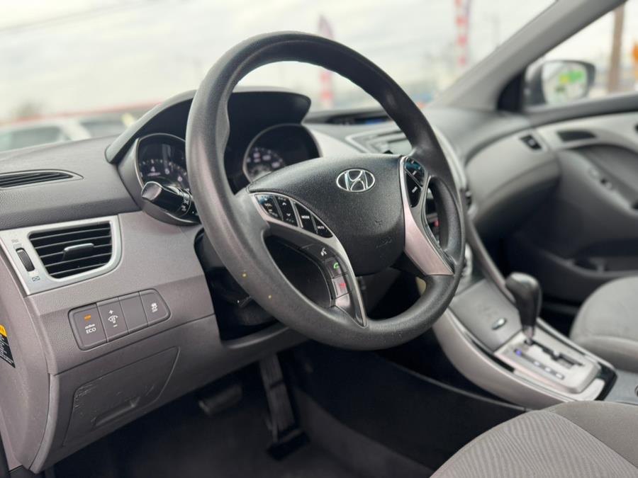 2013 Hyundai Elantra GLS photo