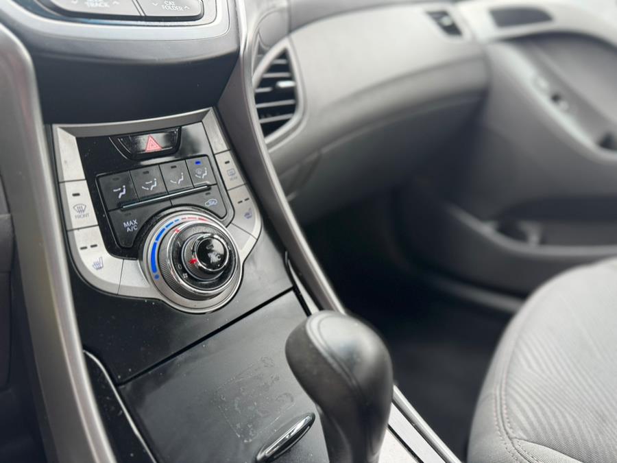 2013 Hyundai Elantra GLS photo