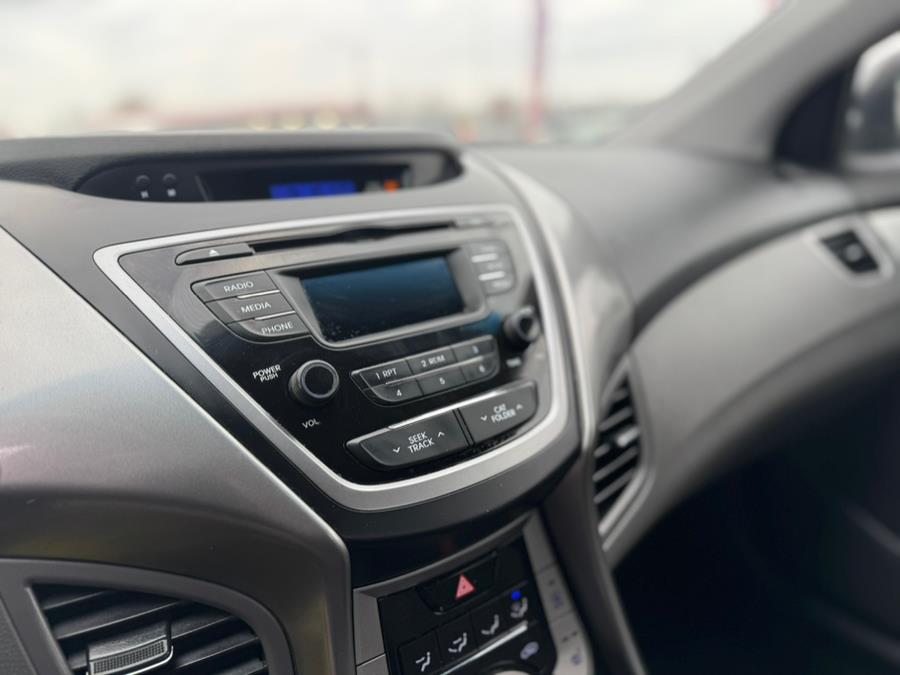 2013 Hyundai Elantra GLS photo