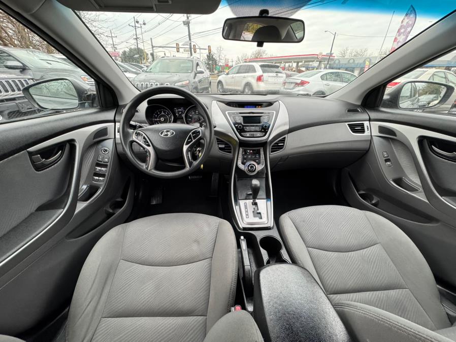 2013 Hyundai Elantra GLS photo