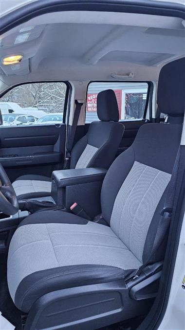 2008 Dodge Nitro SXT photo