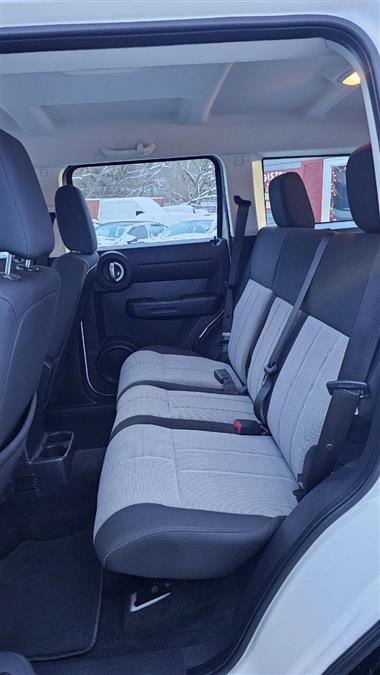 2008 Dodge Nitro SXT photo