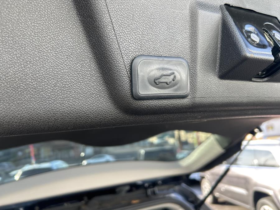 2017 Buick Enclave AWD 4dr Leather photo