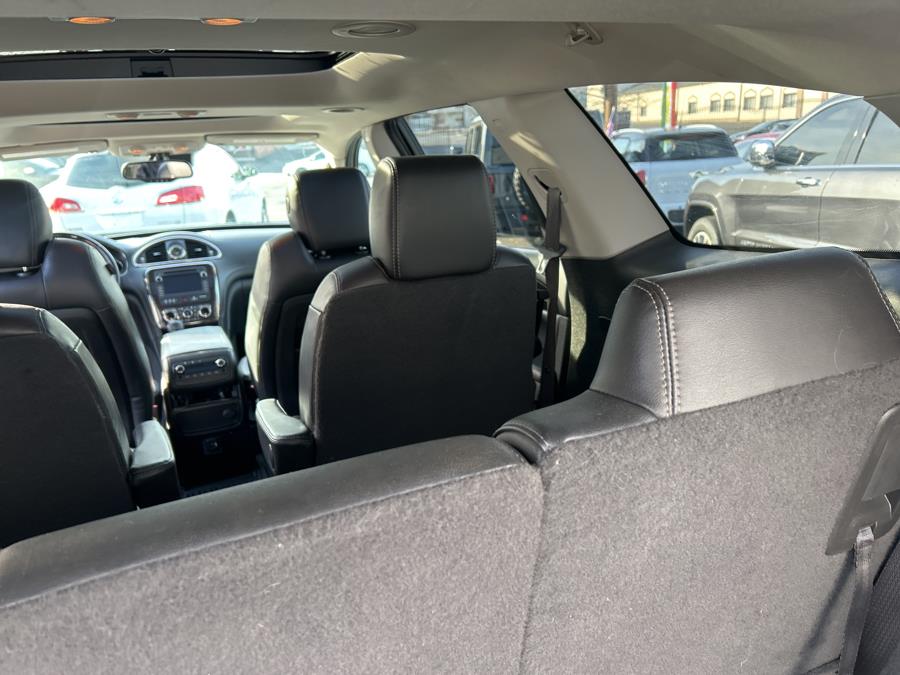 2017 Buick Enclave AWD 4dr Leather photo
