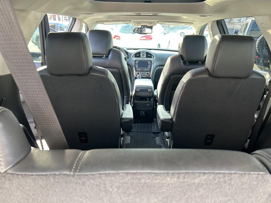2017 Buick Enclave AWD 4dr Leather photo