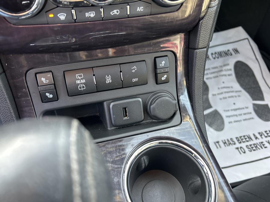 2017 Buick Enclave AWD 4dr Leather photo