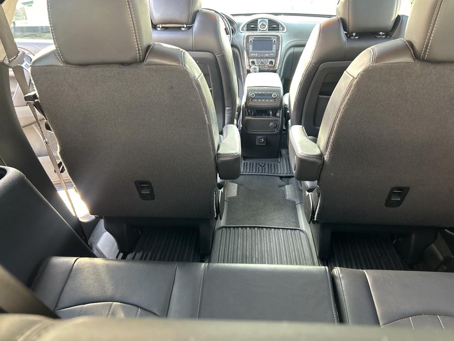 2017 Buick Enclave AWD 4dr Leather photo