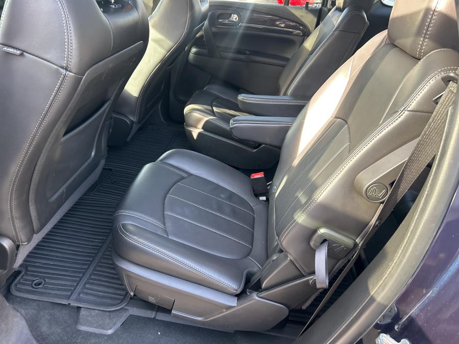 2017 Buick Enclave AWD 4dr Leather photo