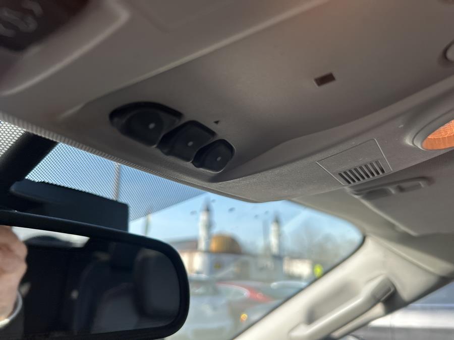 2017 Buick Enclave AWD 4dr Leather photo