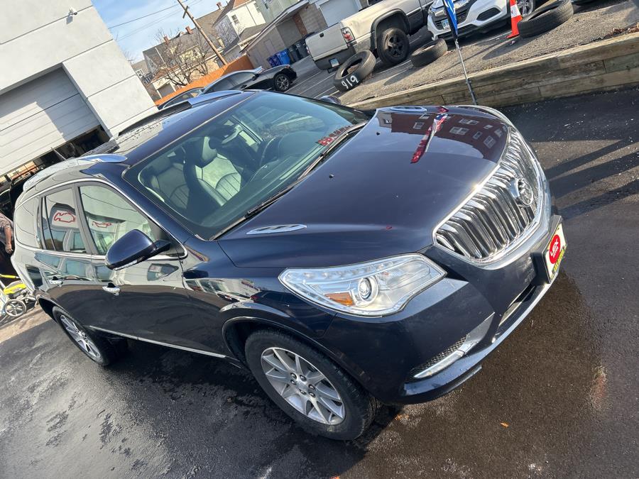 2017 Buick Enclave AWD 4dr Leather photo
