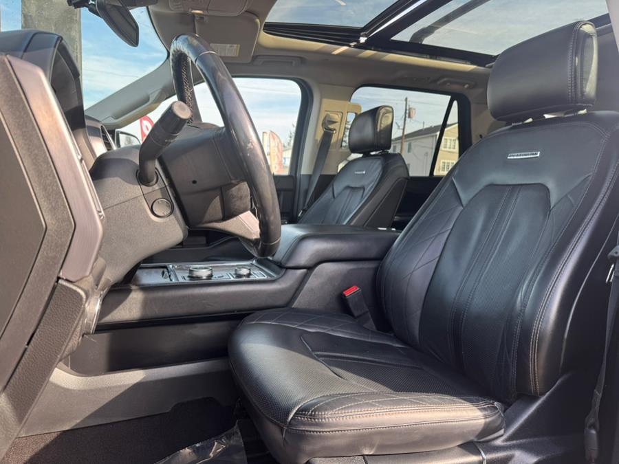 2021 Ford Expedition Platinum 4x4 photo