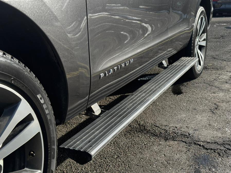 2021 Ford Expedition Platinum 4x4 photo