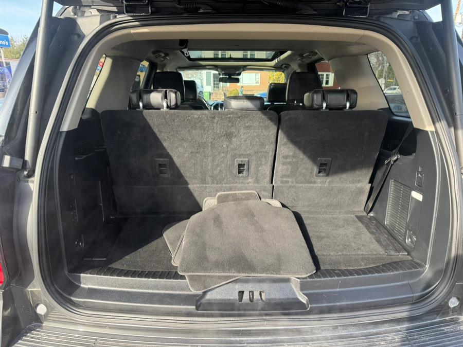 2021 Ford Expedition Platinum 4x4 photo