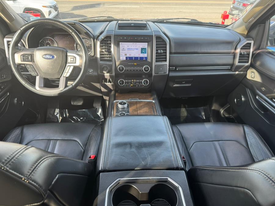 2021 Ford Expedition Platinum 4x4 photo