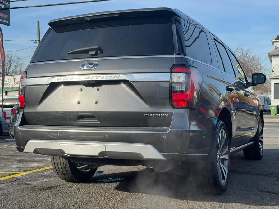 2021 Ford Expedition Platinum 4x4 photo
