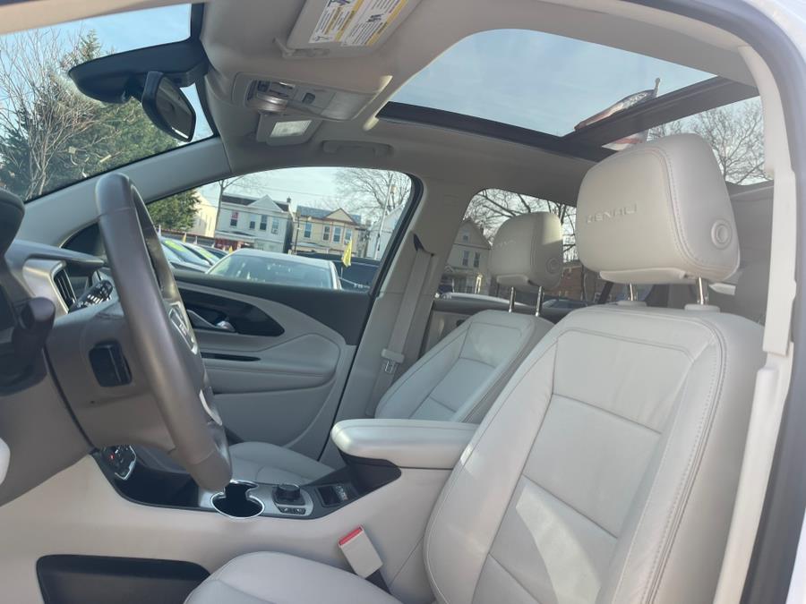 2019 GMC Terrain AWD 4dr Denali photo