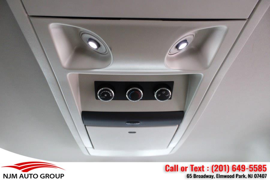 2012 Chrysler Town & Country Touring-L photo