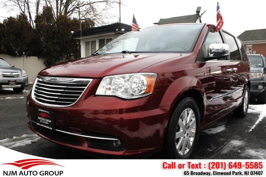 2012 Chrysler Town & Country Touring-L photo