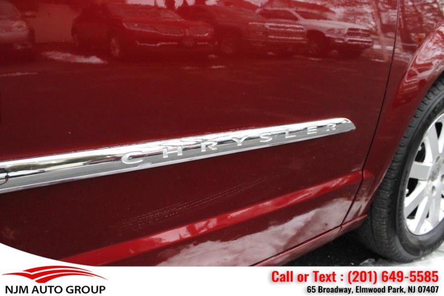 2012 Chrysler Town & Country Touring-L photo