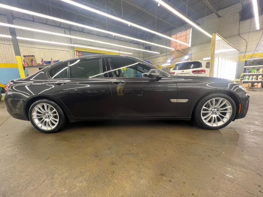 2015 BMW 7-Series 4dr Sdn 750i xDrive AWD photo