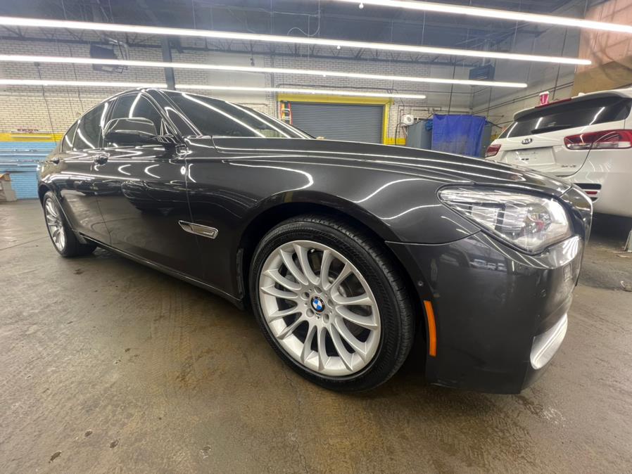 2015 BMW 7-Series 4dr Sdn 750i xDrive AWD photo