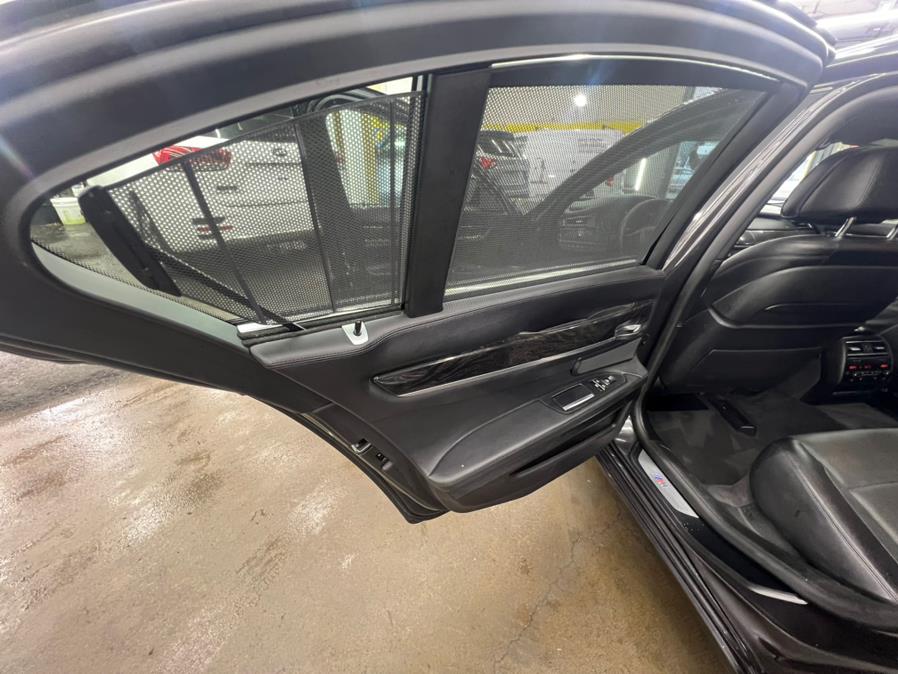 2015 BMW 7-Series 4dr Sdn 750i xDrive AWD photo