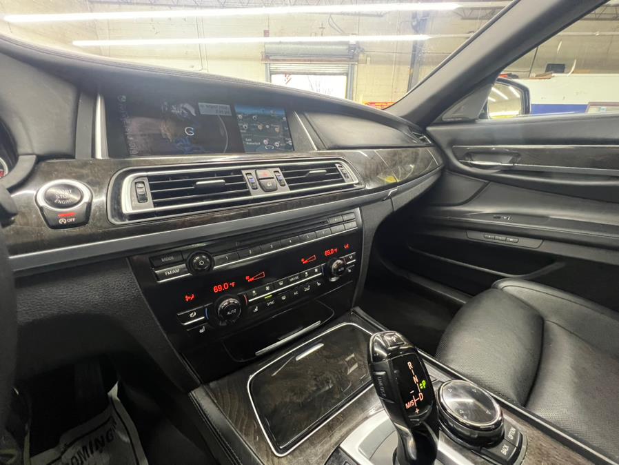 2015 BMW 7-Series 4dr Sdn 750i xDrive AWD photo