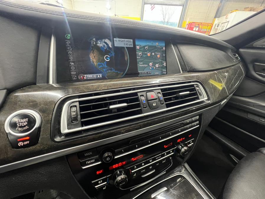 2015 BMW 7-Series 4dr Sdn 750i xDrive AWD photo