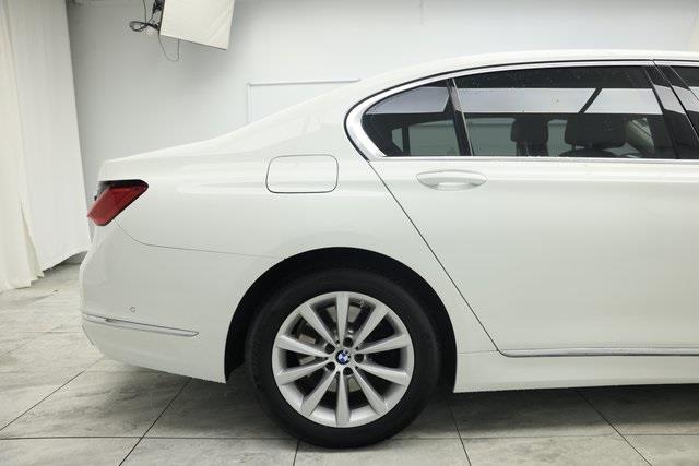 2020 BMW 7-Series 740i xDrive photo