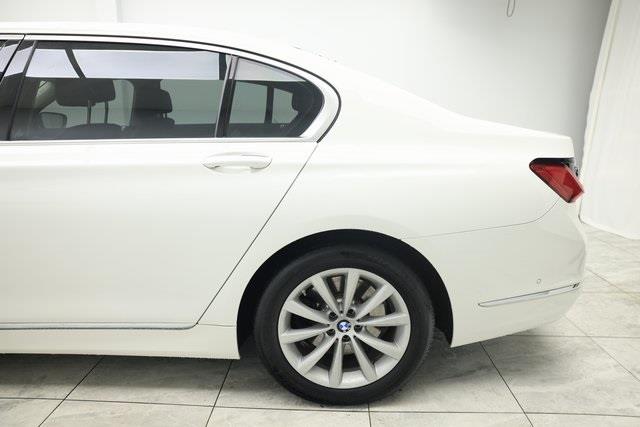 2020 BMW 7-Series 740i xDrive photo