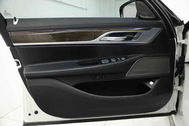2020 BMW 7-Series 740i xDrive photo