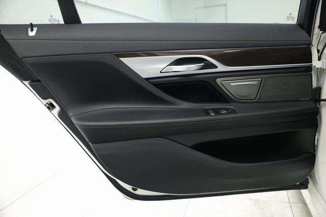 2020 BMW 7-Series 740i xDrive photo
