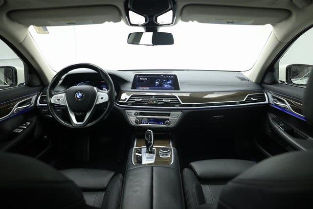 2020 BMW 7-Series 740i xDrive photo