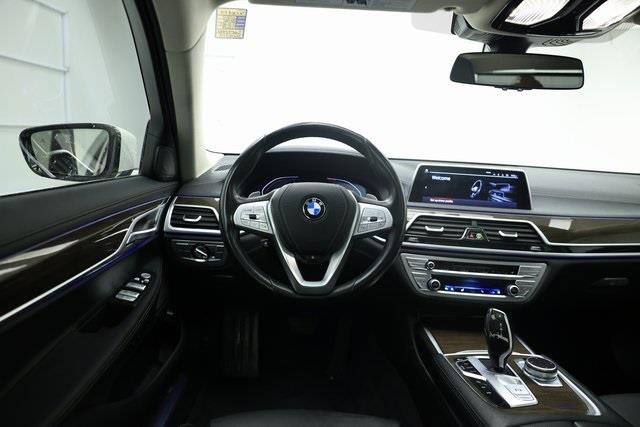 2020 BMW 7-Series 740i xDrive photo