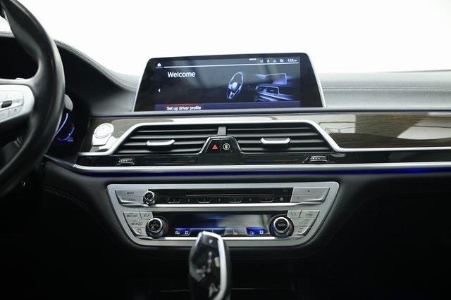2020 BMW 7-Series 740i xDrive photo