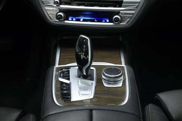 2020 BMW 7-Series 740i xDrive photo