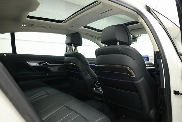 2020 BMW 7-Series 740i xDrive photo