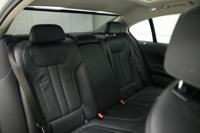 2020 BMW 7-Series 740i xDrive photo