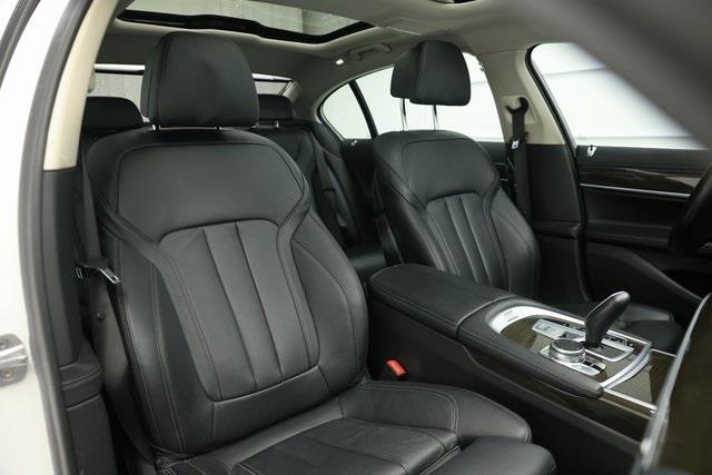 2020 BMW 7-Series 740i xDrive photo