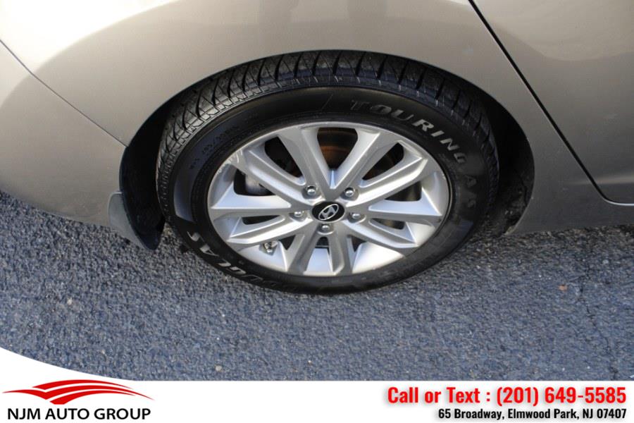 2016 Hyundai Elantra 4dr Sdn Auto photo