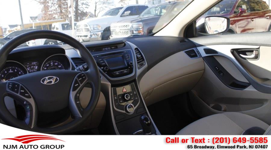 2016 Hyundai Elantra 4dr Sdn Auto photo