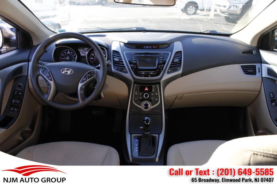 2016 Hyundai Elantra 4dr Sdn Auto photo
