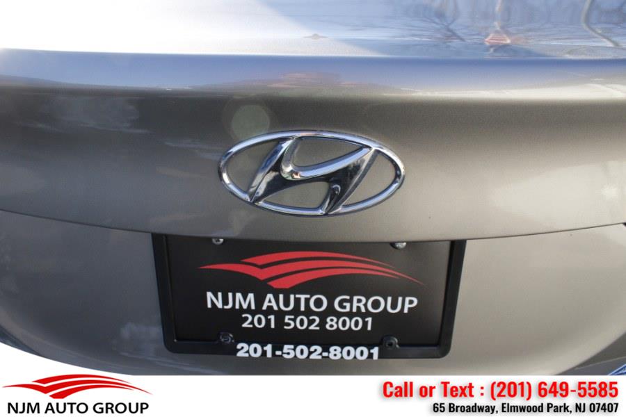 2016 Hyundai Elantra 4dr Sdn Auto photo