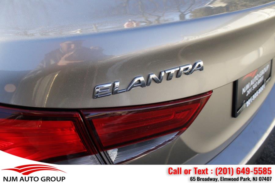 2016 Hyundai Elantra 4dr Sdn Auto photo