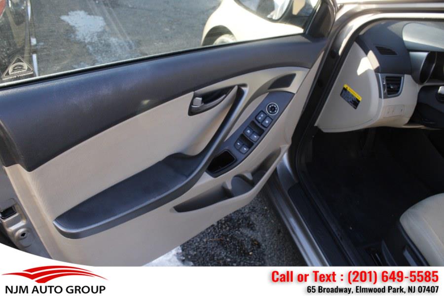 2016 Hyundai Elantra 4dr Sdn Auto photo