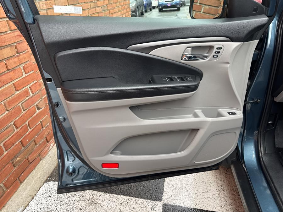 2019 Honda Pilot EX-L w/Navi & RES AWD photo