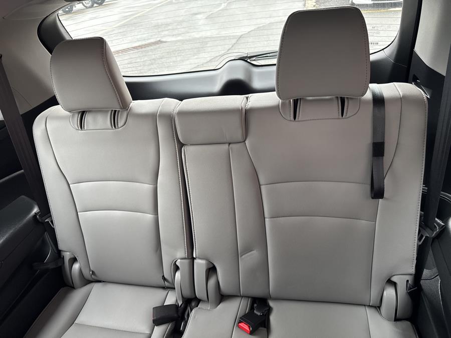 2019 Honda Pilot EX-L w/Navi & RES AWD photo